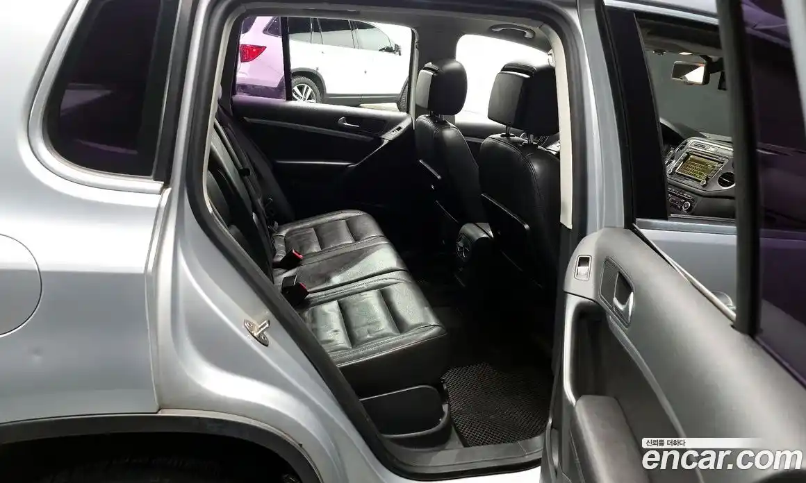 Volkswagen Tiguan 2013 2.0 Автомат в Москве № 169101, фото 17