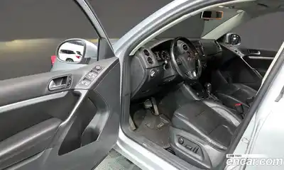 Volkswagen Tiguan 2013 2.0 Автомат в Москве № 169101, миниатюра 2