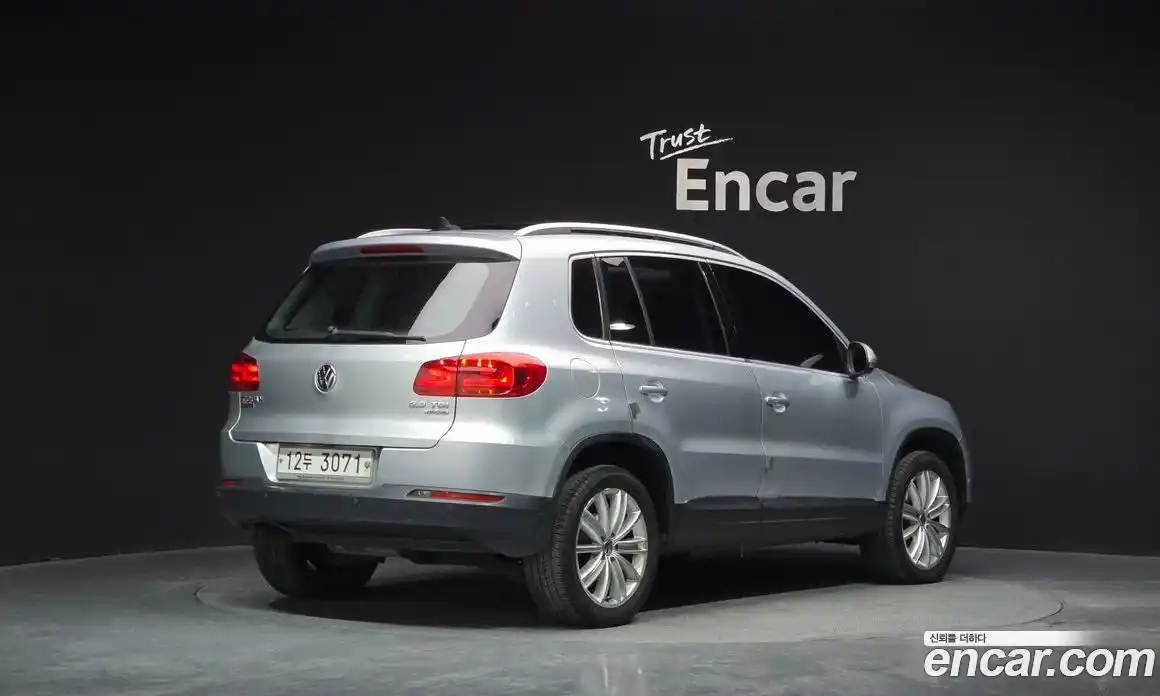 Volkswagen Tiguan 2013 2.0 Автомат в Москве № 169101, фото 7