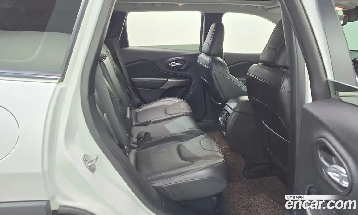 Jeep Cherokee 2020 2.4 Автомат в Москве № 169512, фото 4