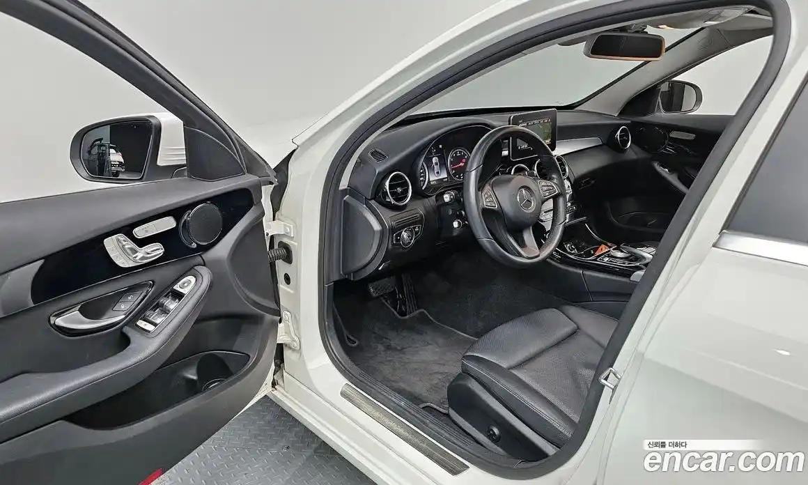 Mercedes-Benz C-Class 2018 2.0 Автомат в Москве № 178595, фото 16