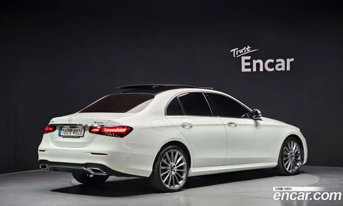 Mercedes-Benz E-Class 2022 2.0 Автомат в Москве № 179787, фото 18