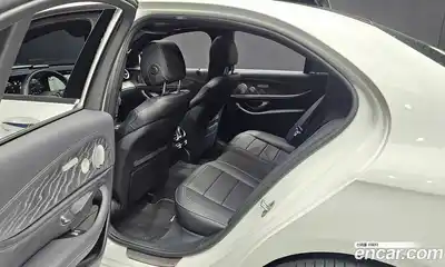 Mercedes-Benz E-Class 2022 2.0 Автомат в Москве № 179787, миниатюра 2