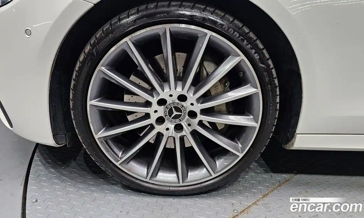 Mercedes-Benz E-Class 2022 2.0 Автомат в Москве № 179787, фото 7