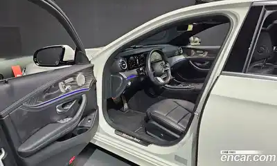 Mercedes-Benz E-Class 2022 2.0 Автомат в Москве № 179787, миниатюра 8