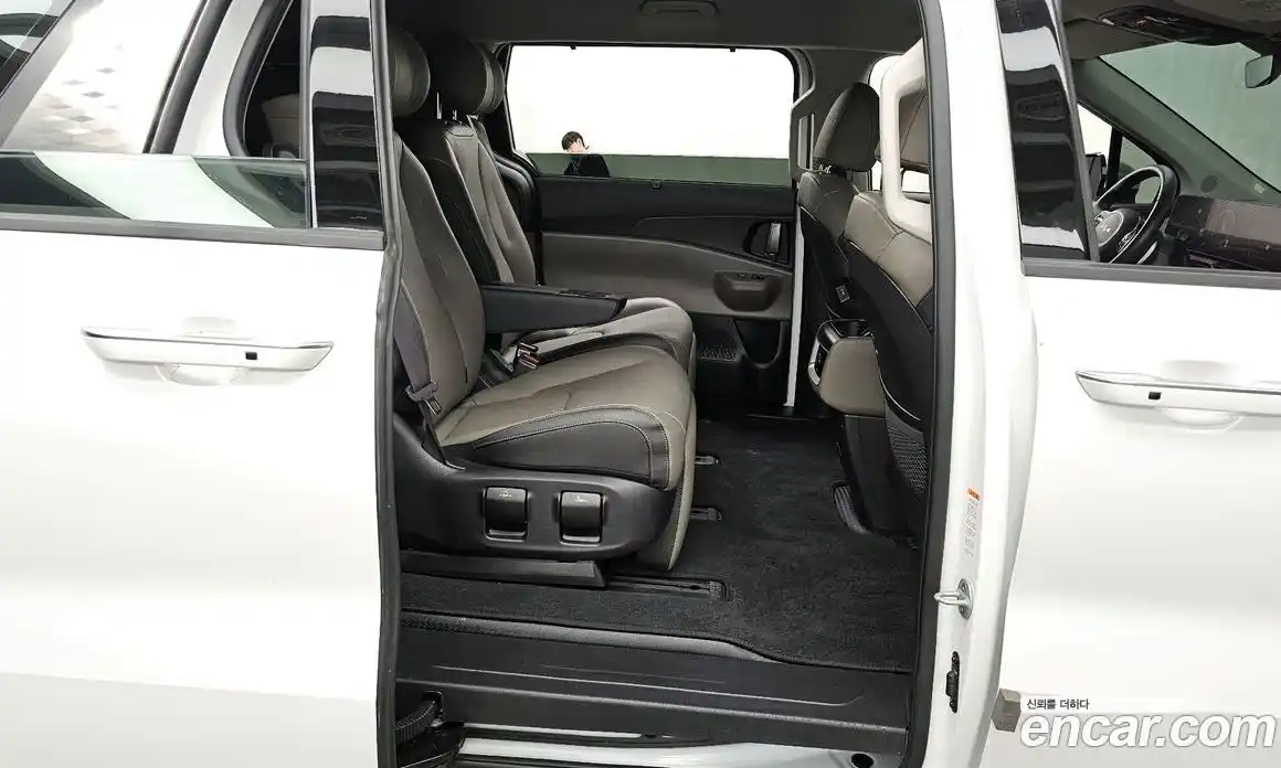 Kia Canival 2024 2.2 Автомат в Москве № 18096, фото 13