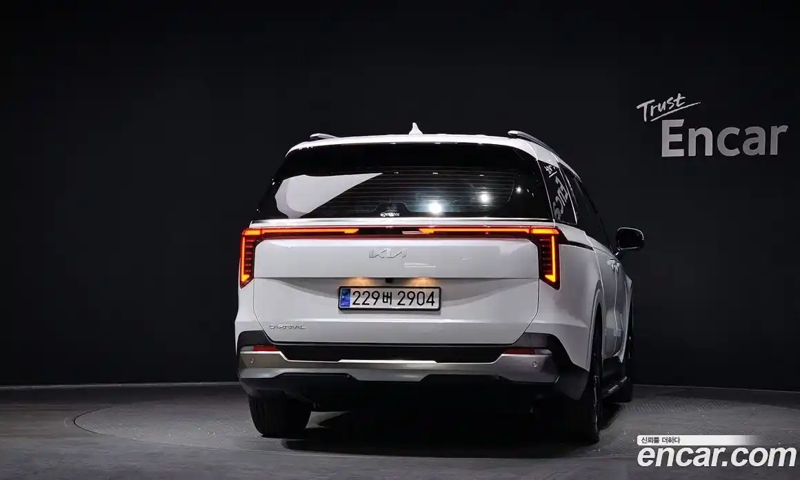 Kia Canival 2024 2.2 Автомат в Москве № 18096, фото 7