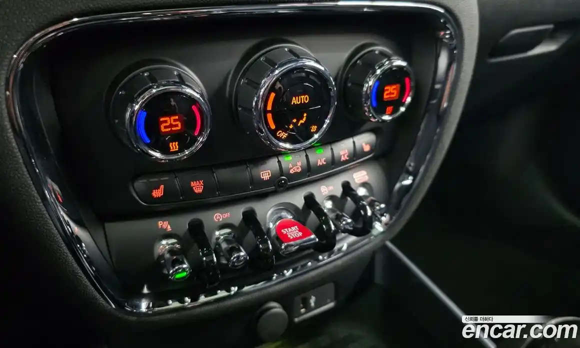 Mini Clubman 2023 2.0 Автомат в Москве № 182390, фото 17