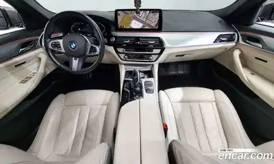 BMW 5-Series, 2022