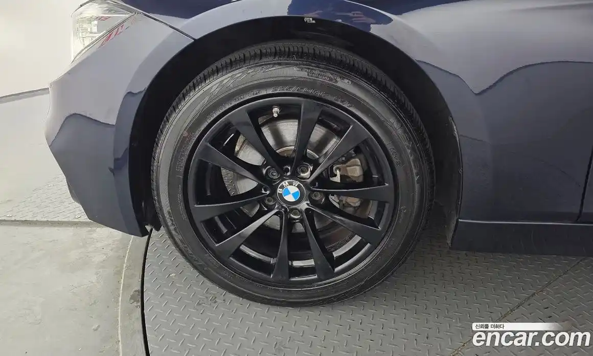 BMW 3-Series 2017 2.0 Автомат в Москве № 192512, фото 15