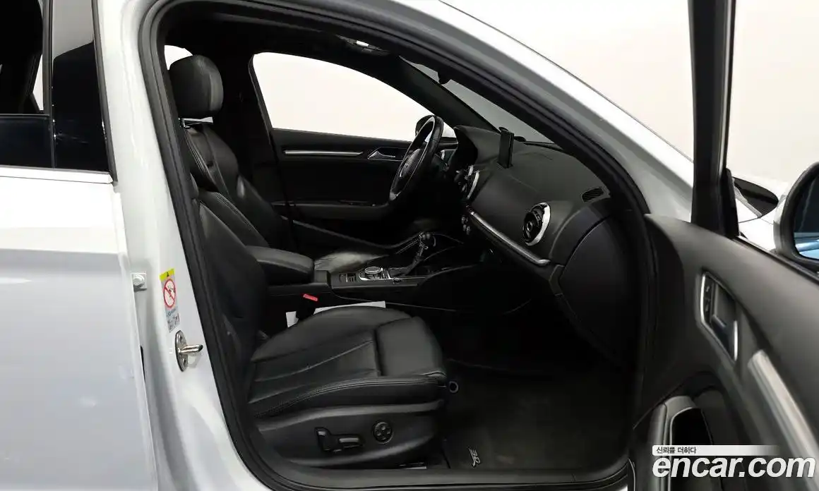 Audi A3 2015 1.8 Автомат в Москве № 193993, фото 5