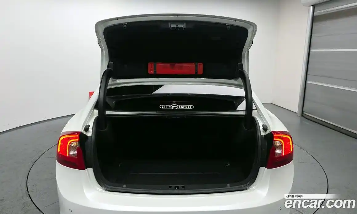 Volvo S60 2016 2.0 Автомат в Москве № 197002, фото 20