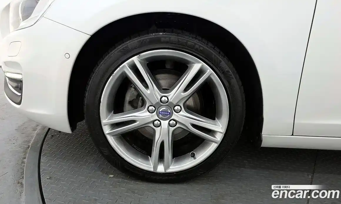 Volvo S60 2016 2.0 Автомат в Москве № 197002, фото 5