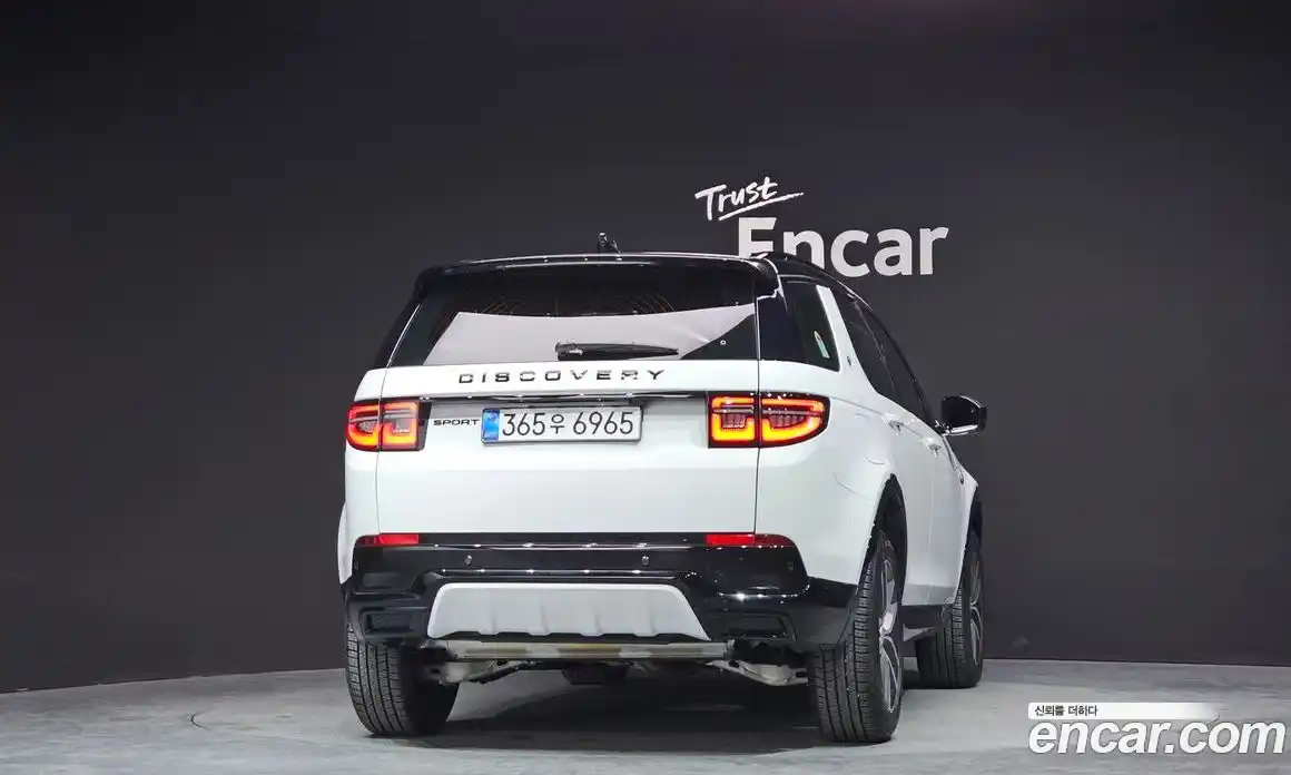 Land Rover Discovery Sport 2025 2.0 Автомат в Москве № 198081, фото 4