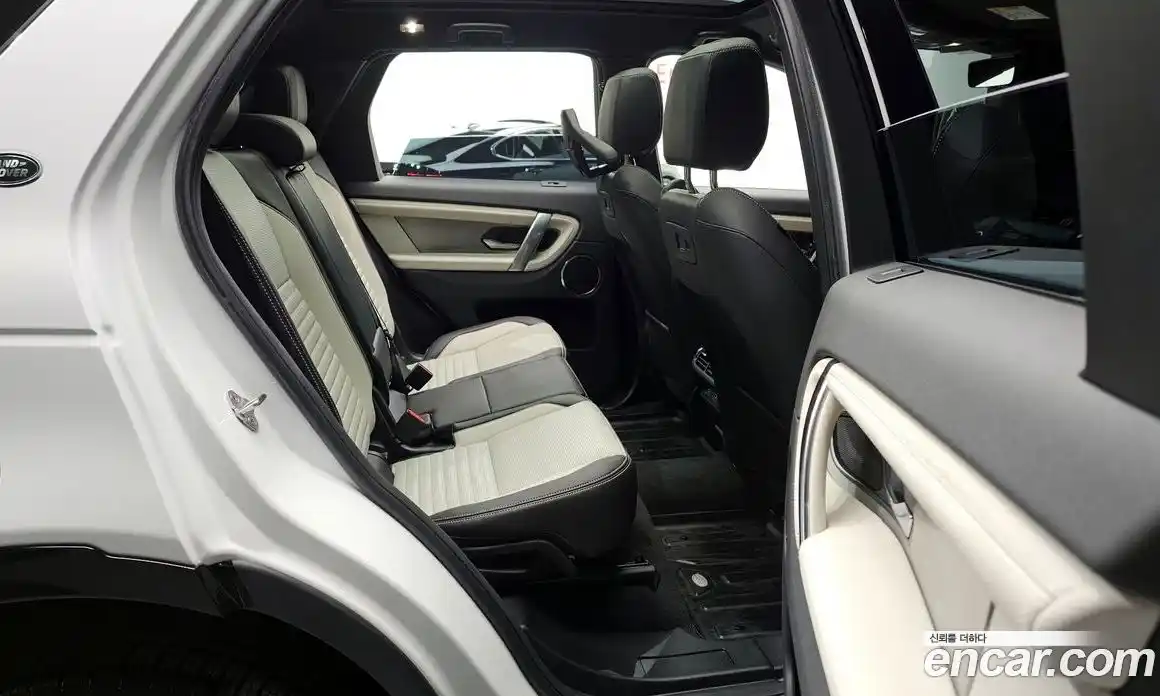 Land Rover Discovery Sport 2025 2.0 Автомат в Москве № 198081, фото 6