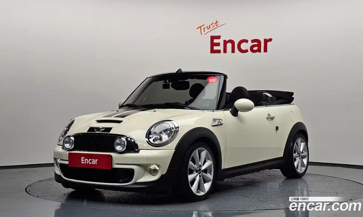 Mini Cooper Convertible 2015 1.6 Автомат в Москве № 198346, фото 16