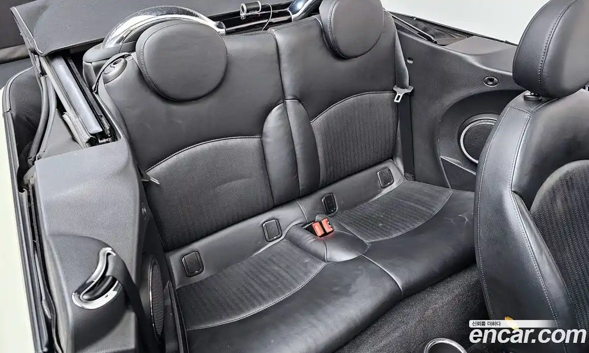 Mini Cooper Convertible 2015 1.6 Автомат в Москве № 198346, фото 17