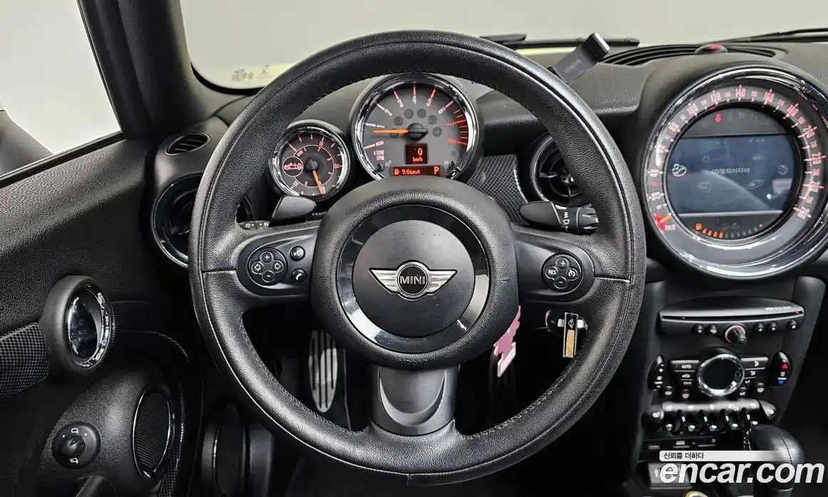 Mini Cooper Convertible 2015 1.6 Автомат в Москве № 198346, фото 19