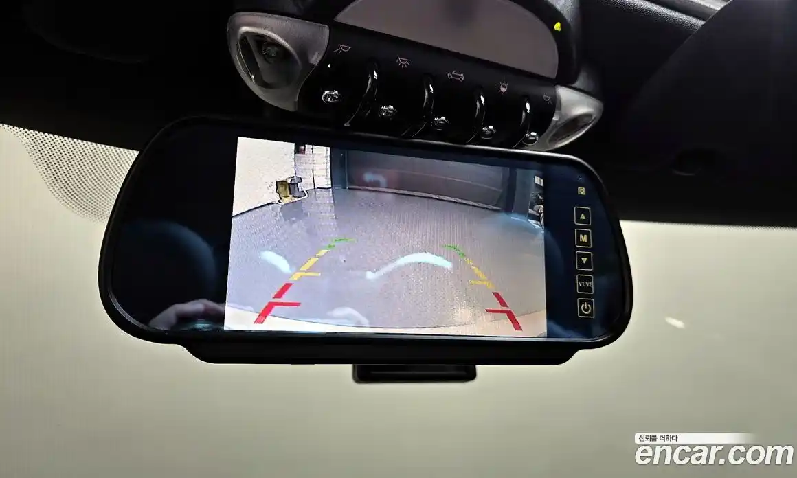 Mini Cooper Convertible 2015 1.6 Автомат в Москве № 198346, фото 2