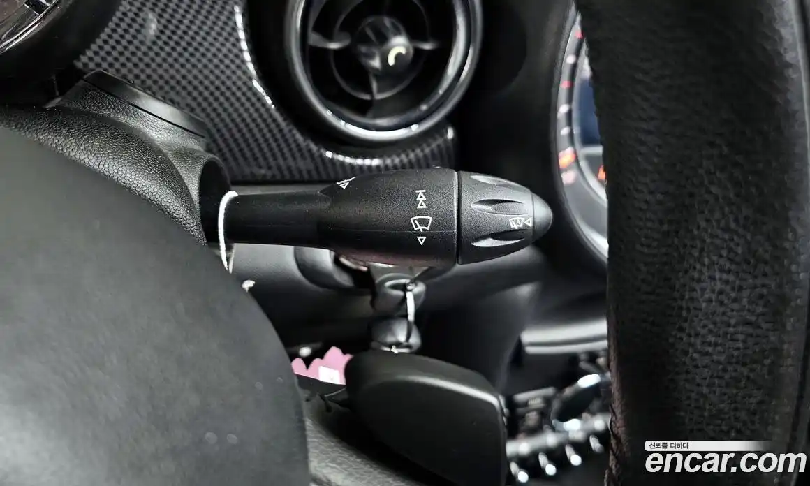 Mini Cooper Convertible 2015 1.6 Автомат в Москве № 198346, фото 5