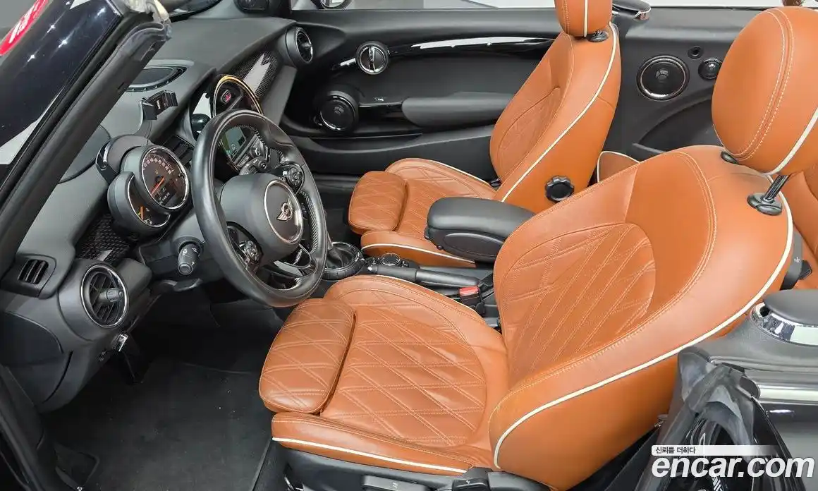 Mini Cooper Convertible 2017 2.0 Автомат в Москве № 198492, фото 1