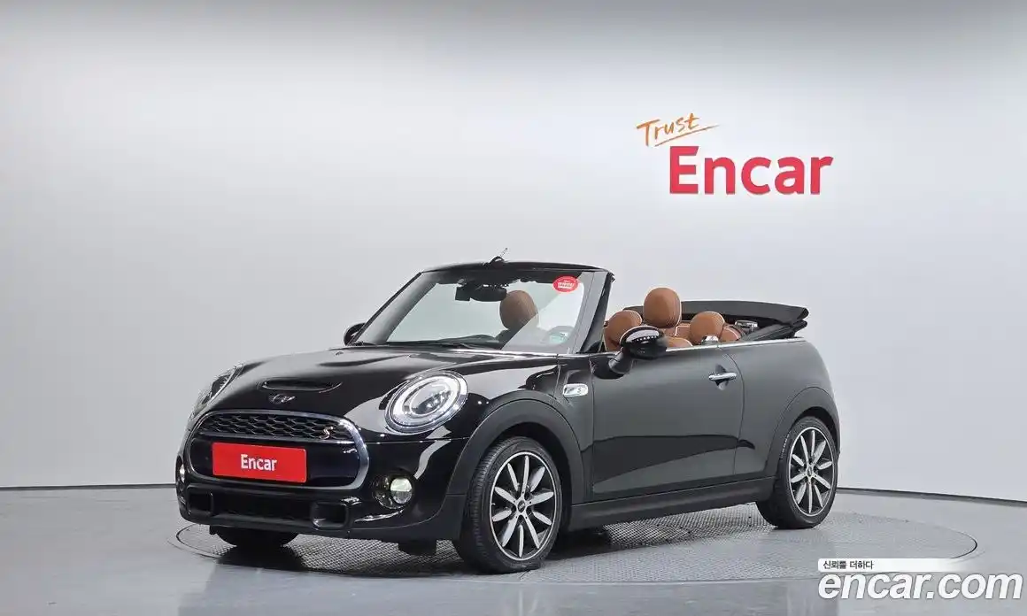 Mini Cooper Convertible 2017 2.0 Автомат в Москве № 198492, фото 15