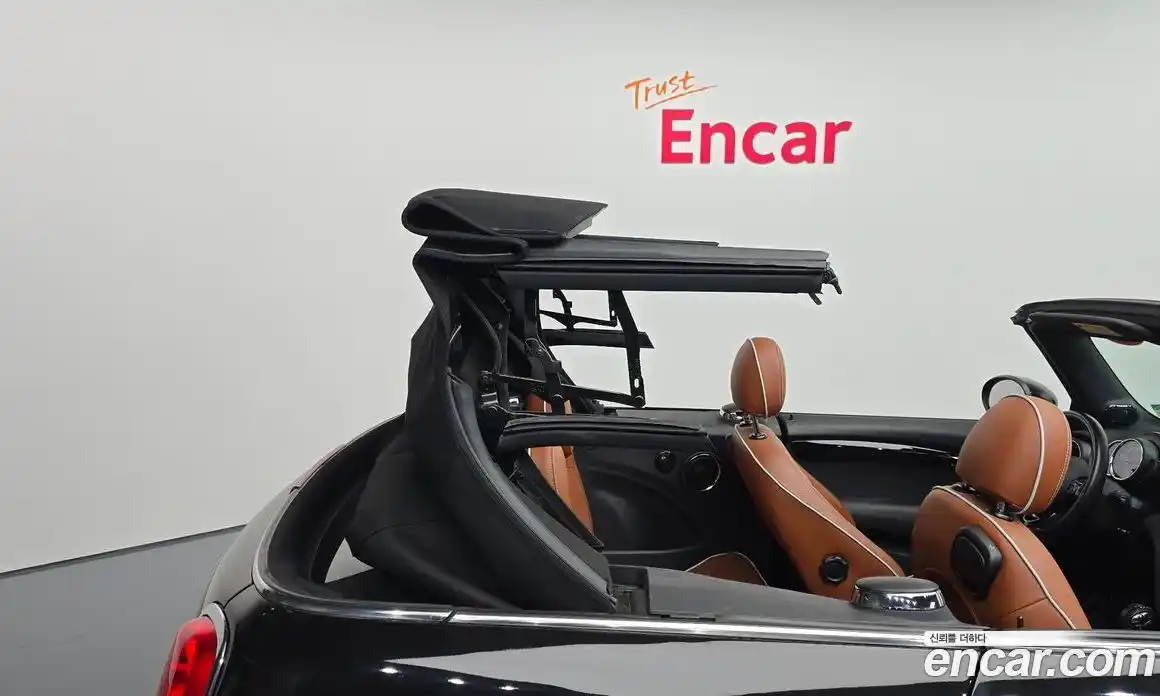 Mini Cooper Convertible 2017 2.0 Автомат в Москве № 198492, фото 16