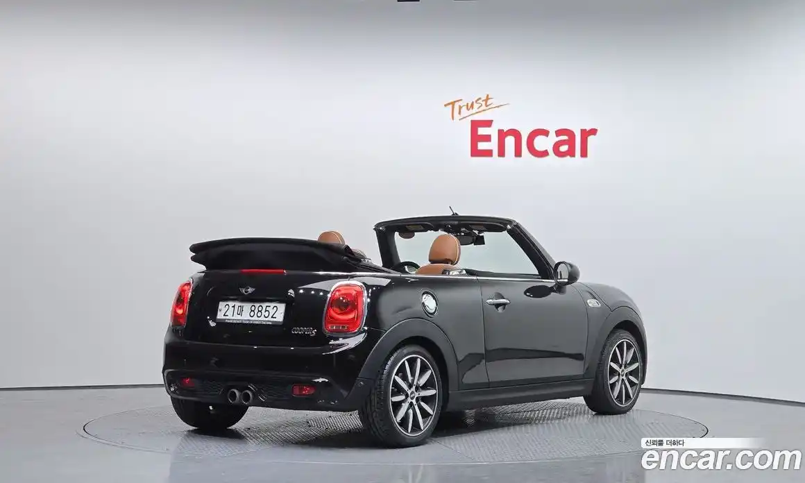 Mini Cooper Convertible 2017 2.0 Автомат в Москве № 198492, фото 18