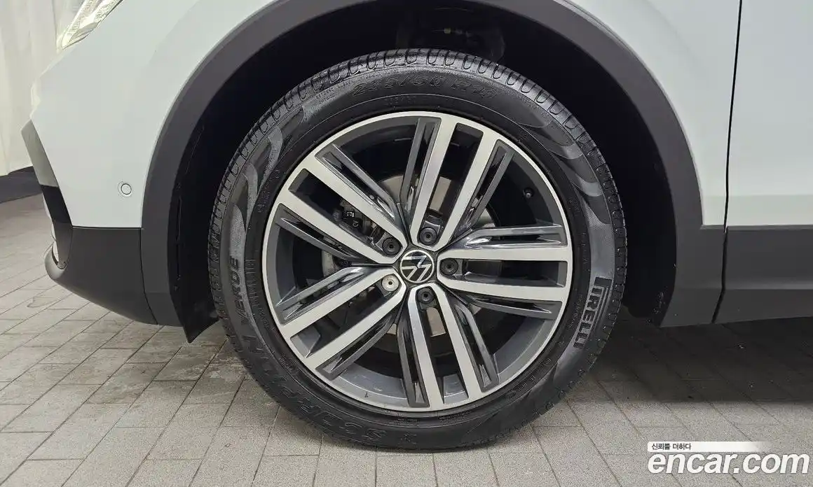 Volkswagen Tiguan 2023 2.0 Автомат в Москве № 199038, фото 18