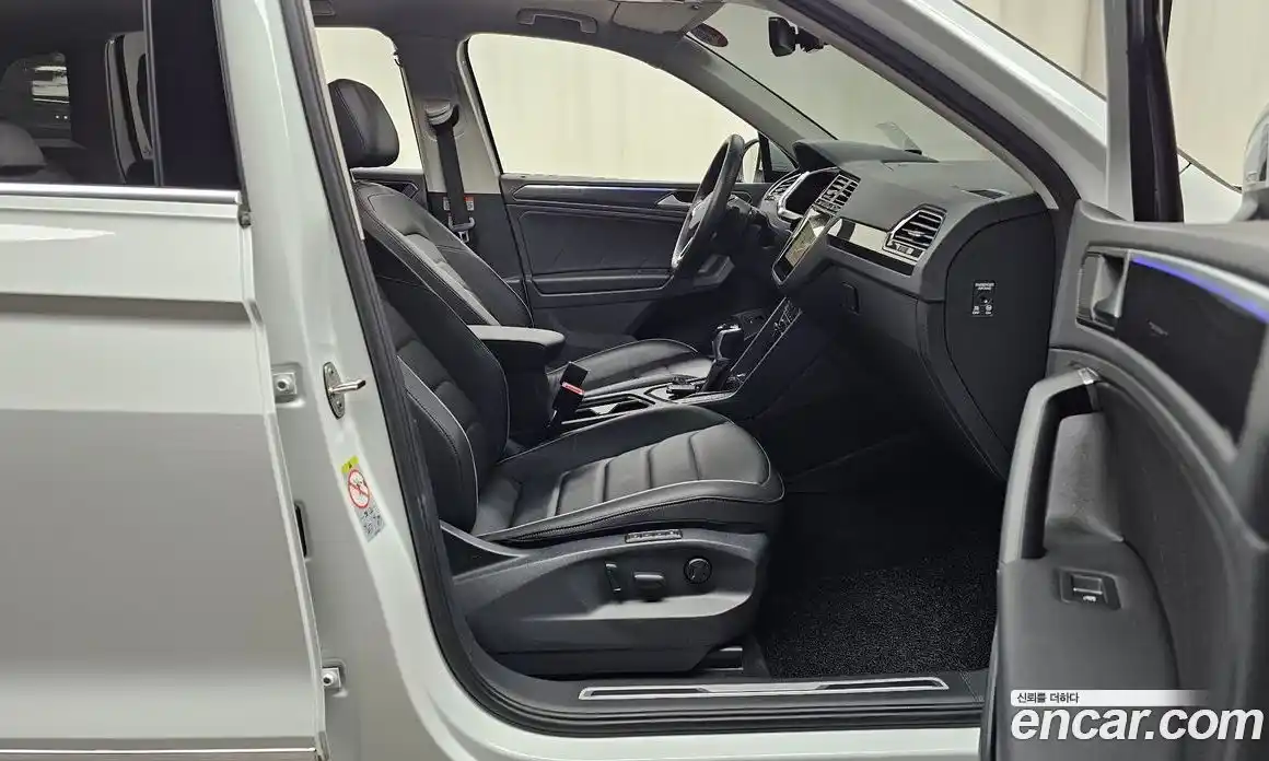 Volkswagen Tiguan 2023 2.0 Автомат в Москве № 199038, фото 10