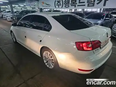 Volkswagen Jetta 2012 1.6 Автомат в Москве № 208532, миниатюра 5