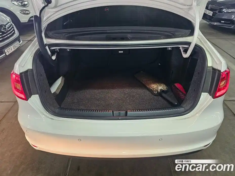 Volkswagen Jetta 2012 1.6 Автомат в Москве № 208532, фото 6