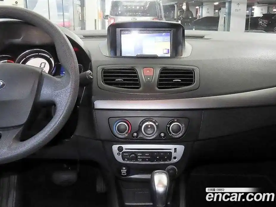 Renault SM3 2018 1.6 Автомат в Москве № 210010, фото 11