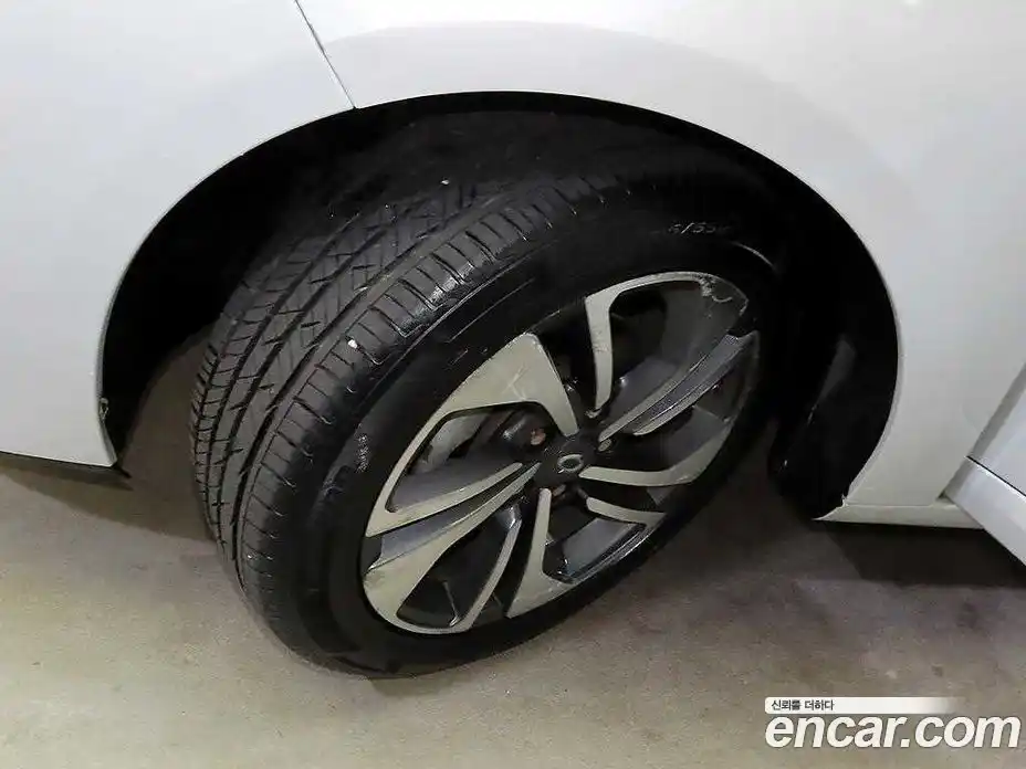 Renault SM3 2018 1.6 Автомат в Москве № 210010, фото 18