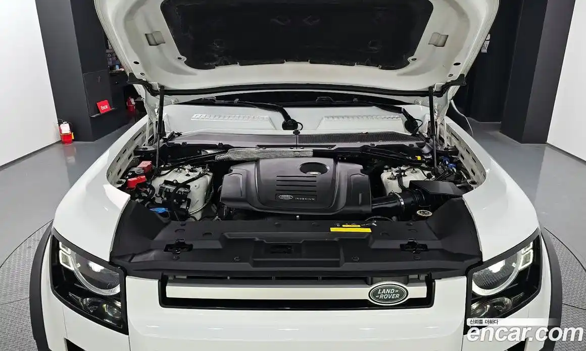 Land Rover Defender 2020 2.0 Автомат в Москве № 213653, фото 17