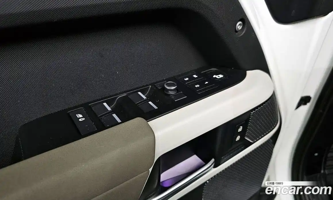 Land Rover Defender 2020 2.0 Автомат в Москве № 213653, фото 4