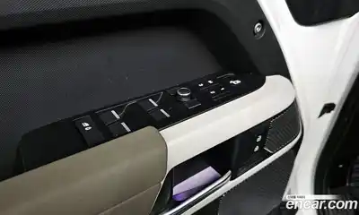 Land Rover Defender 2020 2.0 Автомат в Москве № 213653, миниатюра 4