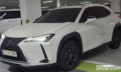 Lexus UX, 2024