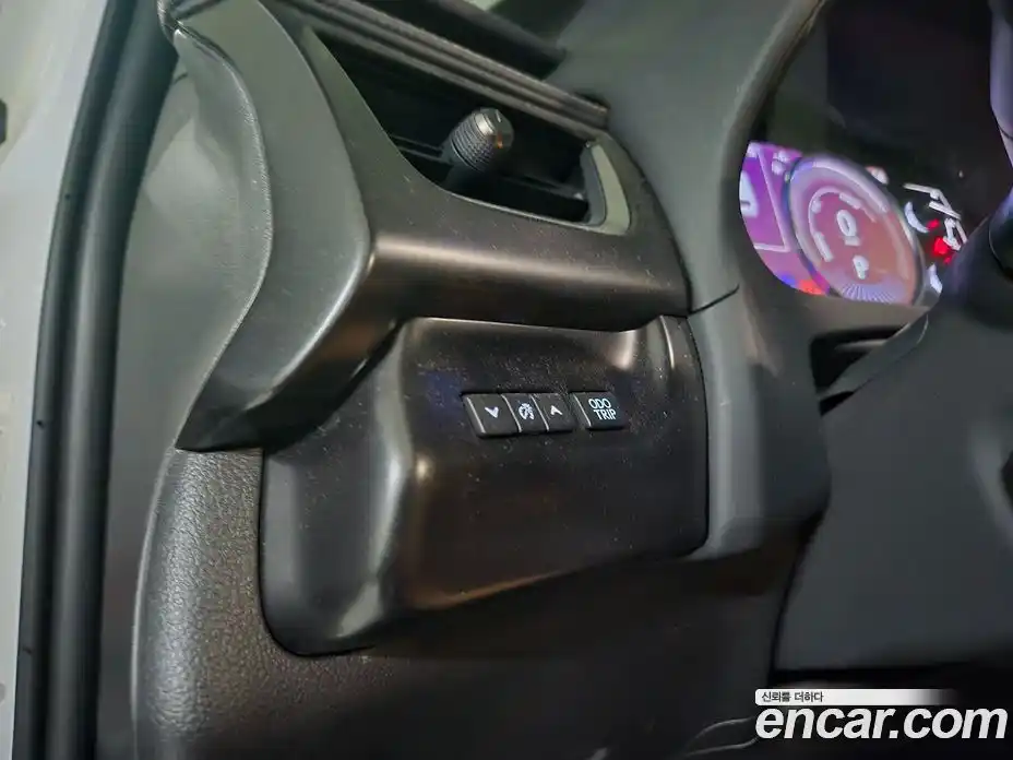 Lexus UX 2024 2.0 Автомат в Москве № 214777, фото 15