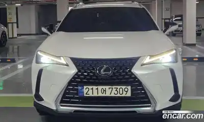 Lexus UX 2024 2.0 Автомат в Москве № 214777, миниатюра 3
