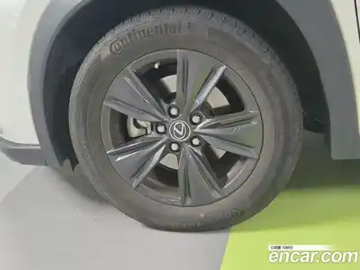 Lexus UX 2024 2.0 Автомат в Москве № 214777, миниатюра 5