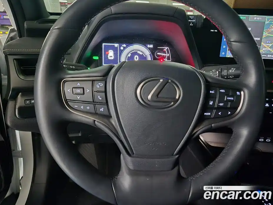 Lexus UX 2024 2.0 Автомат в Москве № 214777, фото 6