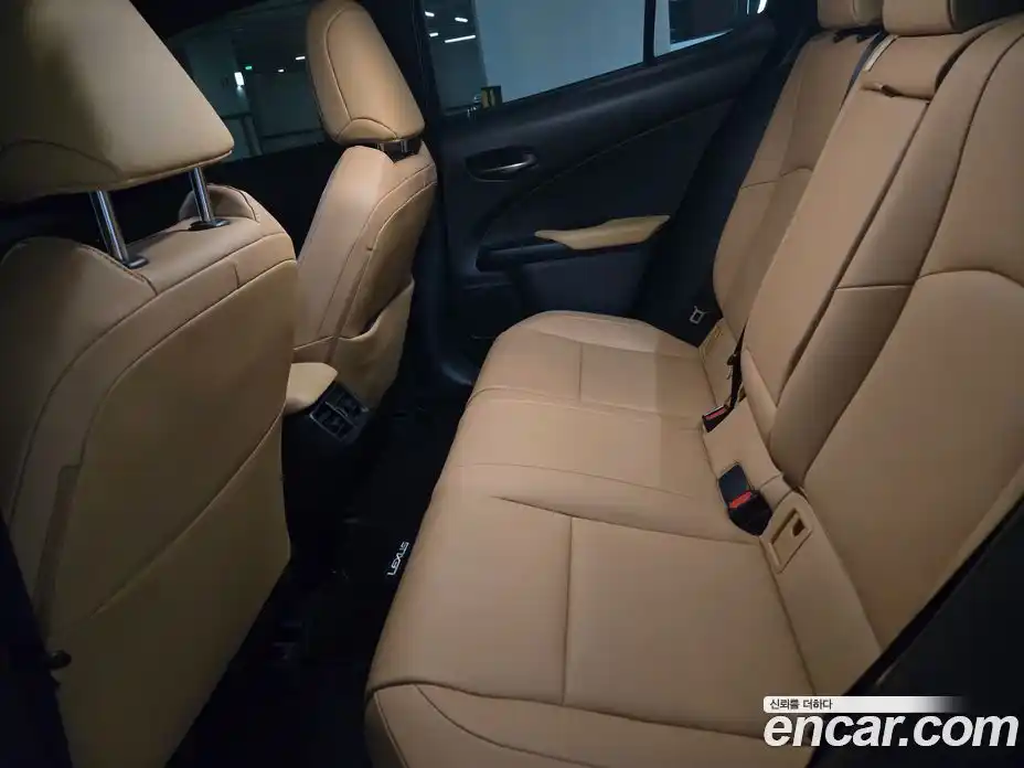 Lexus UX 2024 2.0 Автомат в Москве № 214777, фото 10