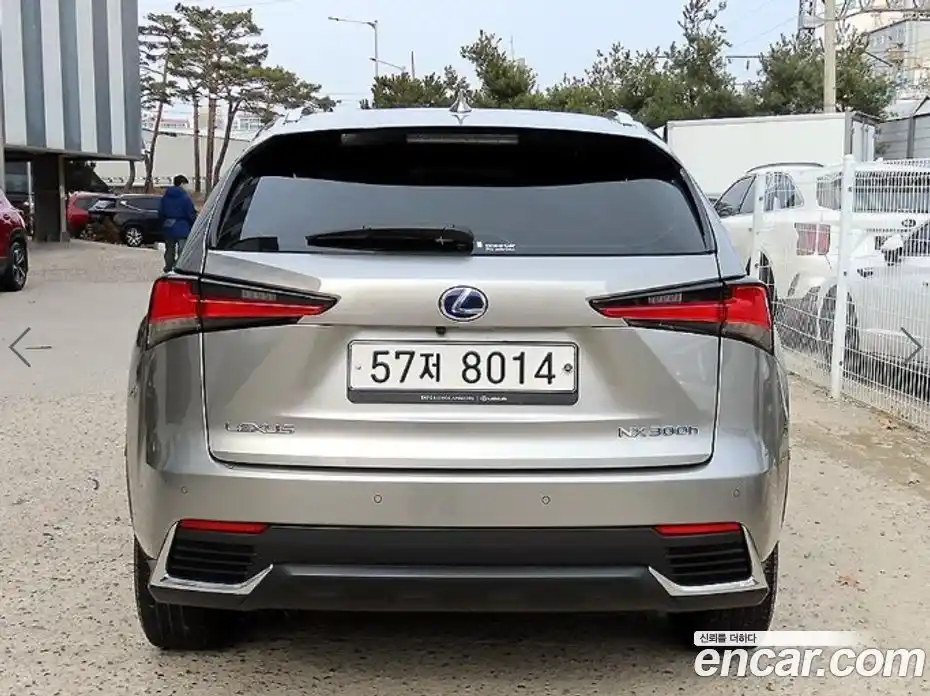 Lexus NX 2019 2.5 Автомат в Москве № 214800, фото 4
