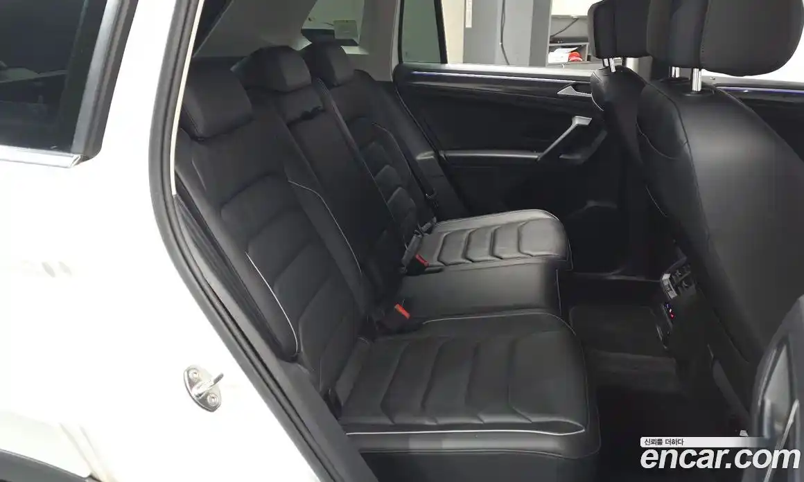 Volkswagen Tiguan 2022 2.0 Автомат в Москве № 215051, фото 11