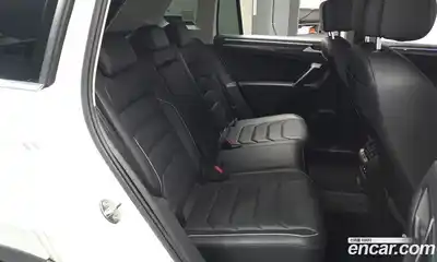 Volkswagen Tiguan 2022 2.0 Автомат в Москве № 215051, миниатюра 11