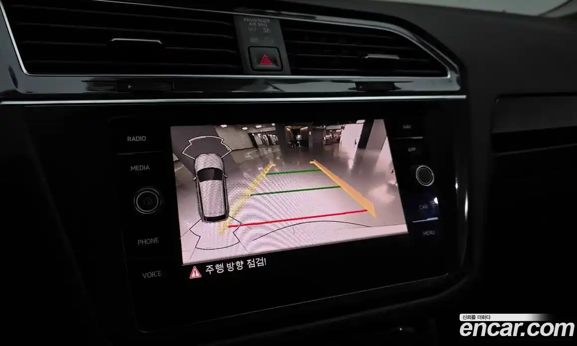 Volkswagen Tiguan 2022 2.0 Автомат в Москве № 215051, фото 17