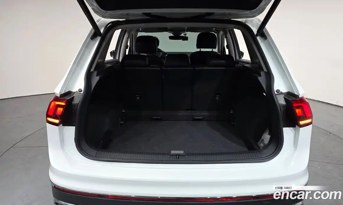 Volkswagen Tiguan 2022 2.0 Автомат в Москве № 215051, фото 20