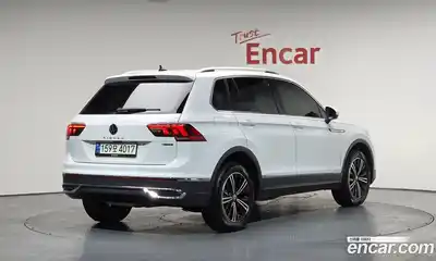 Volkswagen Tiguan 2022 2.0 Автомат в Москве № 215051, миниатюра 2