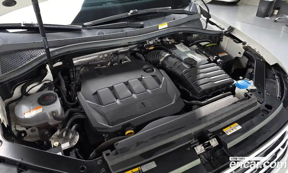 Volkswagen Tiguan 2022 2.0 Автомат в Москве № 215051, фото 6